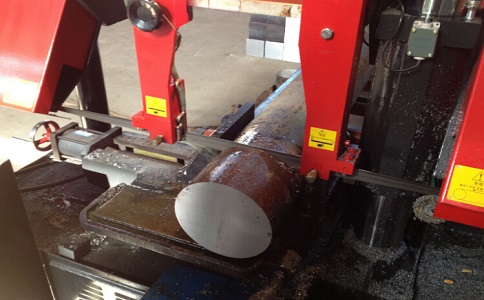 高场办事处卧式带锯床加工时出现明显振荡如何排查？