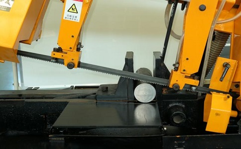 高场办事处数控带锯床自动送料精度会出现偏差吗？